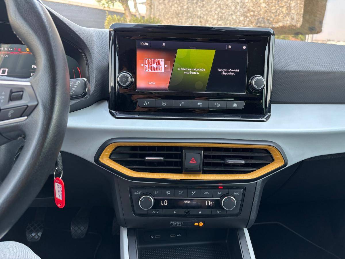 seat-arona-2023-gasolina-999cc