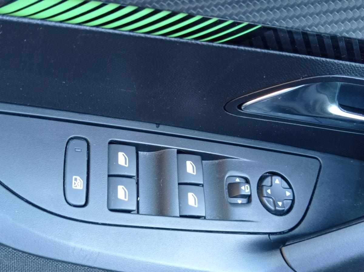 peugeot-2008-1-2-puretech-2024-gasolina-1199cc