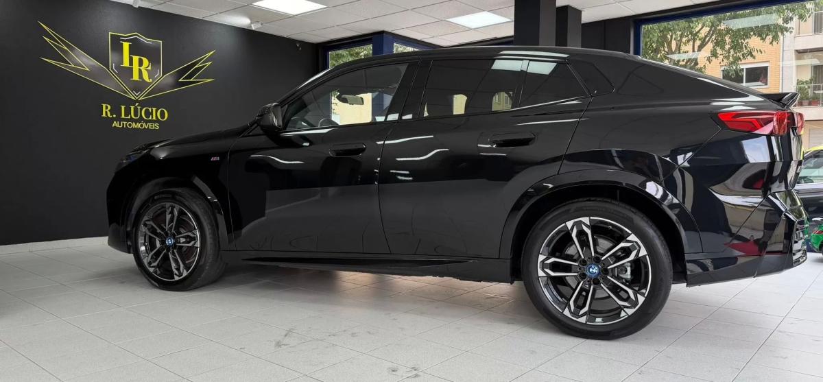 bmw-x2-2025-eletrico-200cc