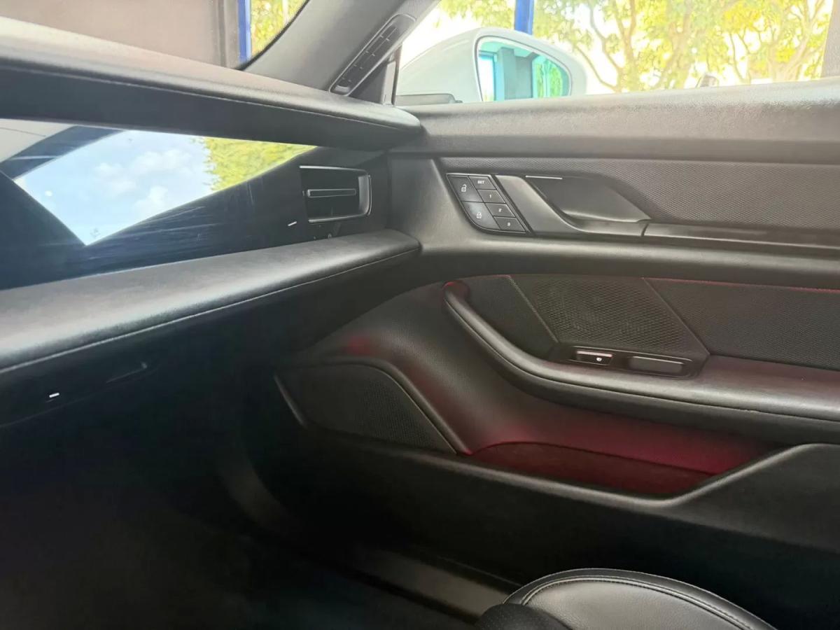 porsche-taycan-2023-eletrico-0cc