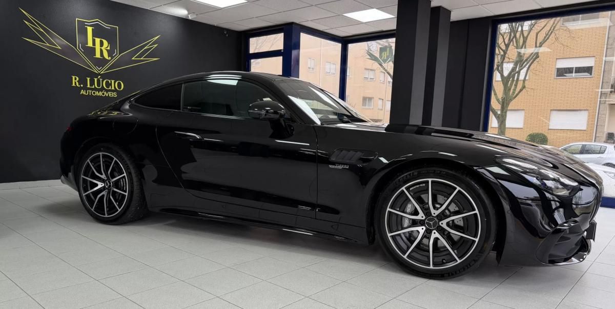 mercedes-benz-amg-gt-2025-gasolina-1991cc