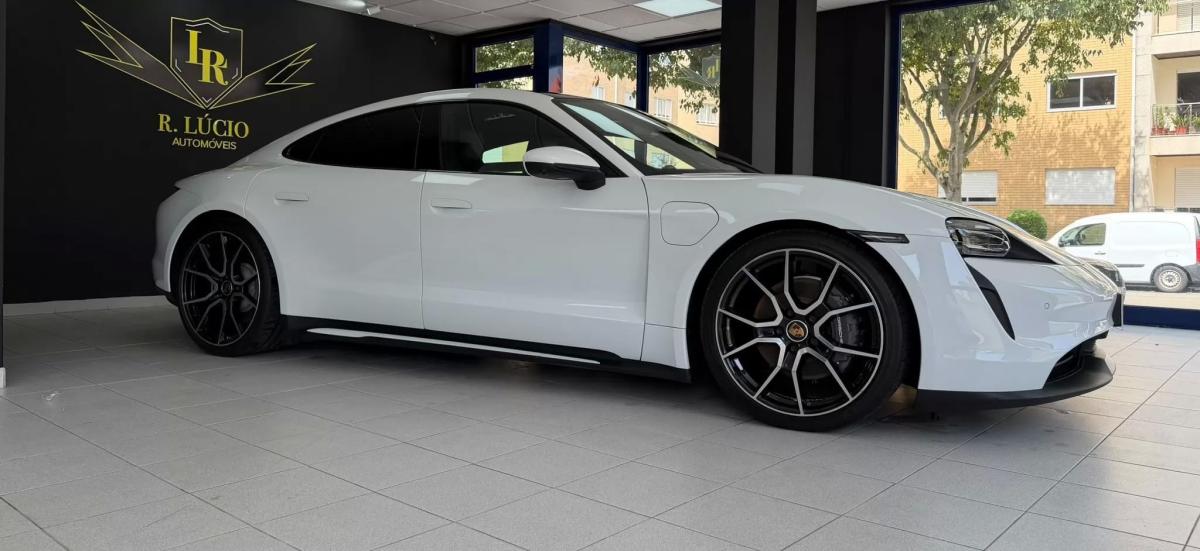 porsche-taycan-2023-eletrico-0cc