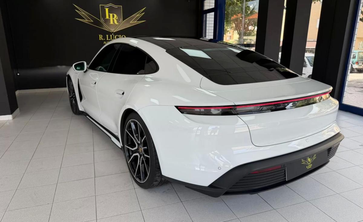 porsche-taycan-2023-eletrico-0cc