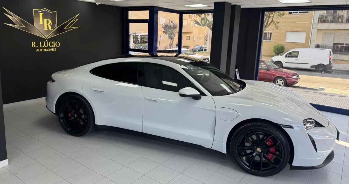 porsche-taycan-2021-eletrico-200cc
