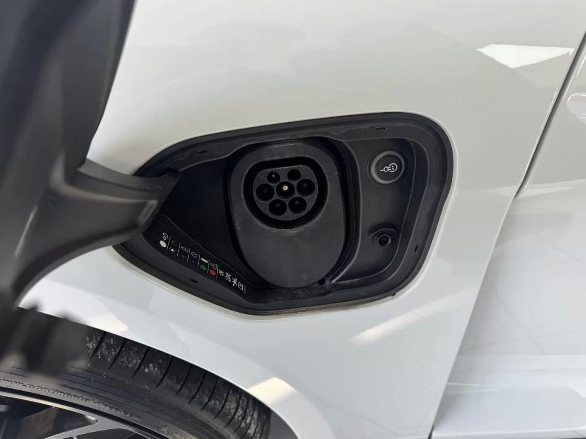 porsche-taycan-2021-eletrico-200cc