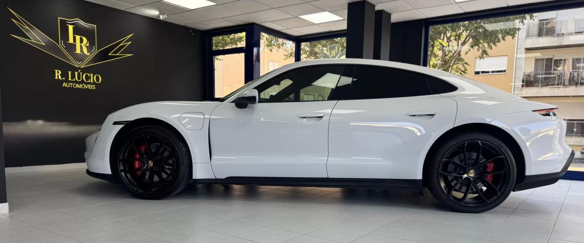 porsche-taycan-2021-eletrico-200cc