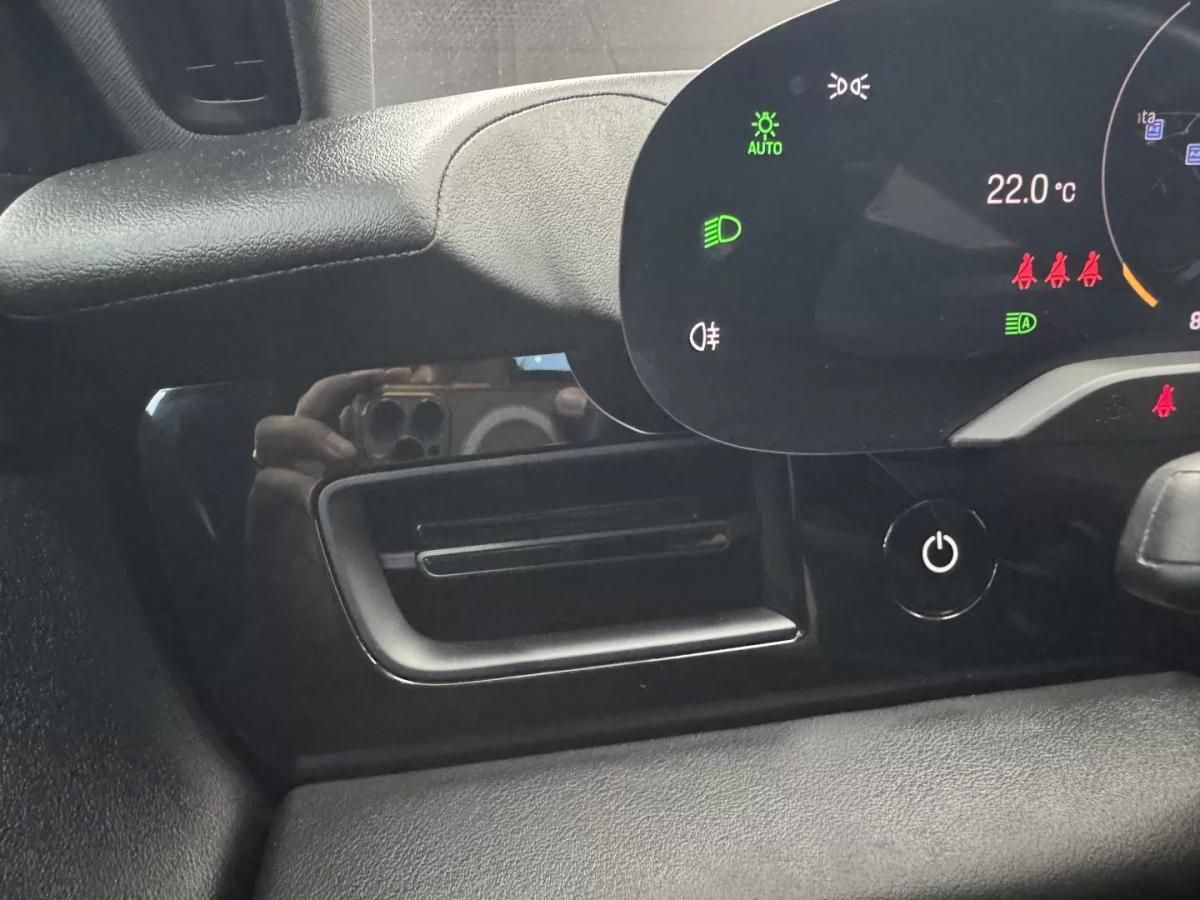 porsche-taycan-2021-eletrico-200cc