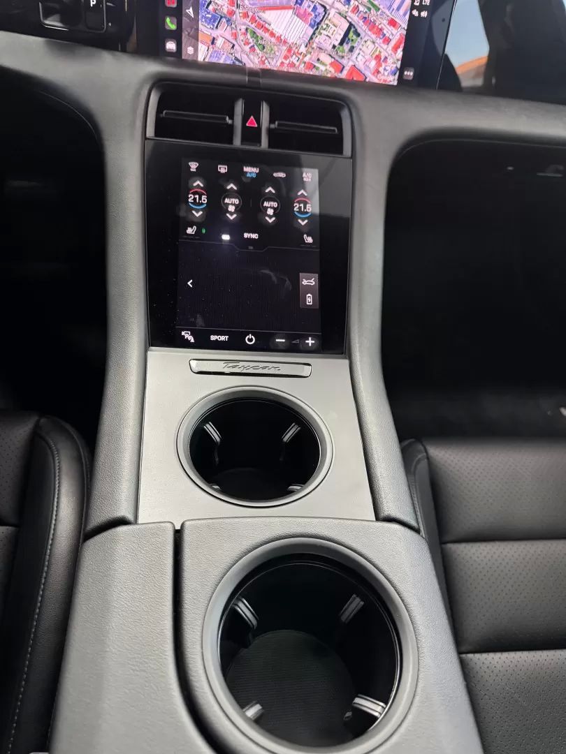 porsche-taycan-2021-eletrico-200cc
