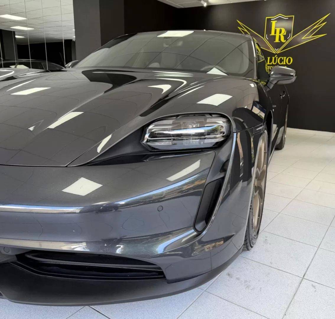 porsche-taycan-2023-eletrico-200cc