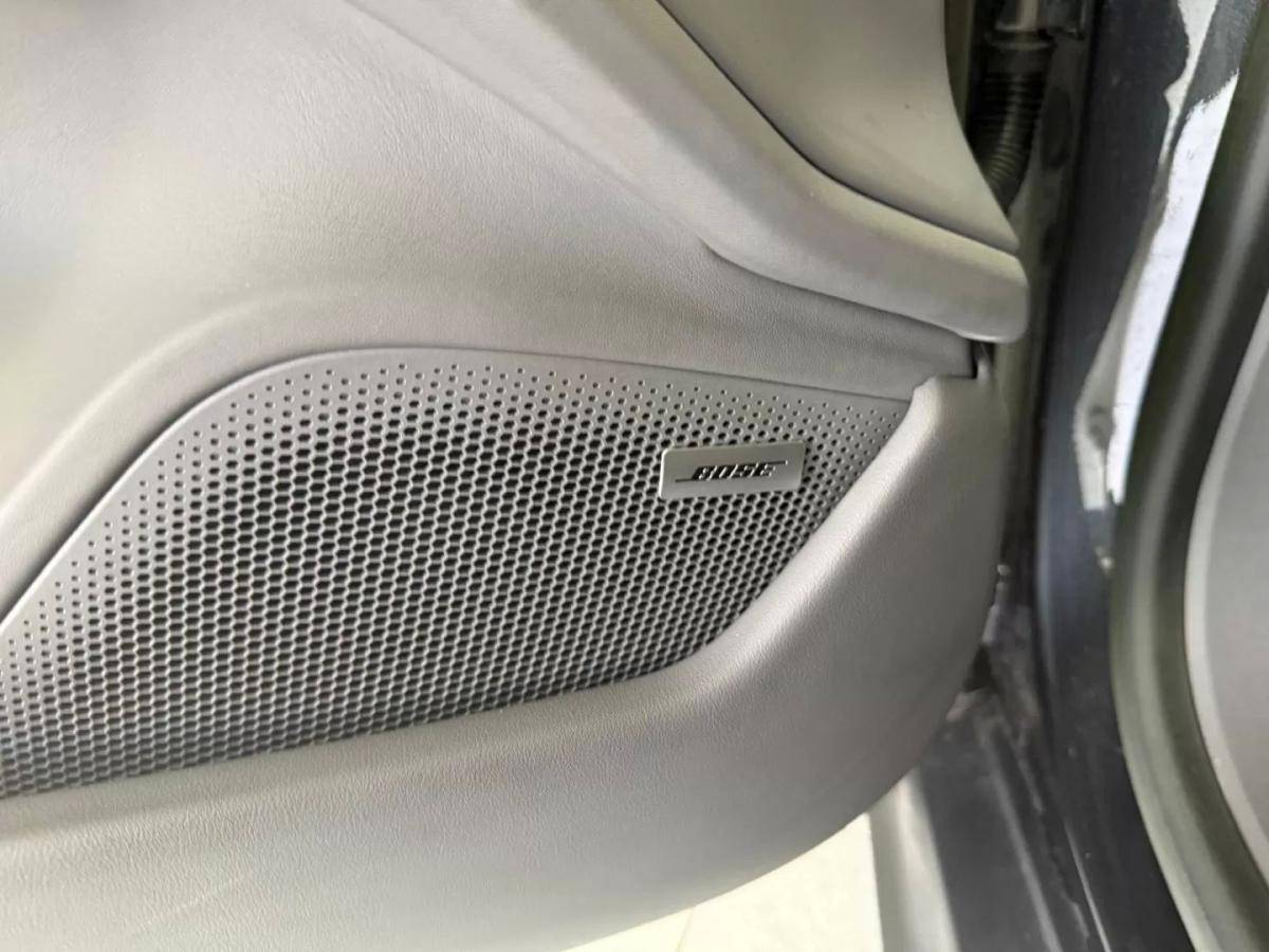 porsche-taycan-2023-eletrico-200cc