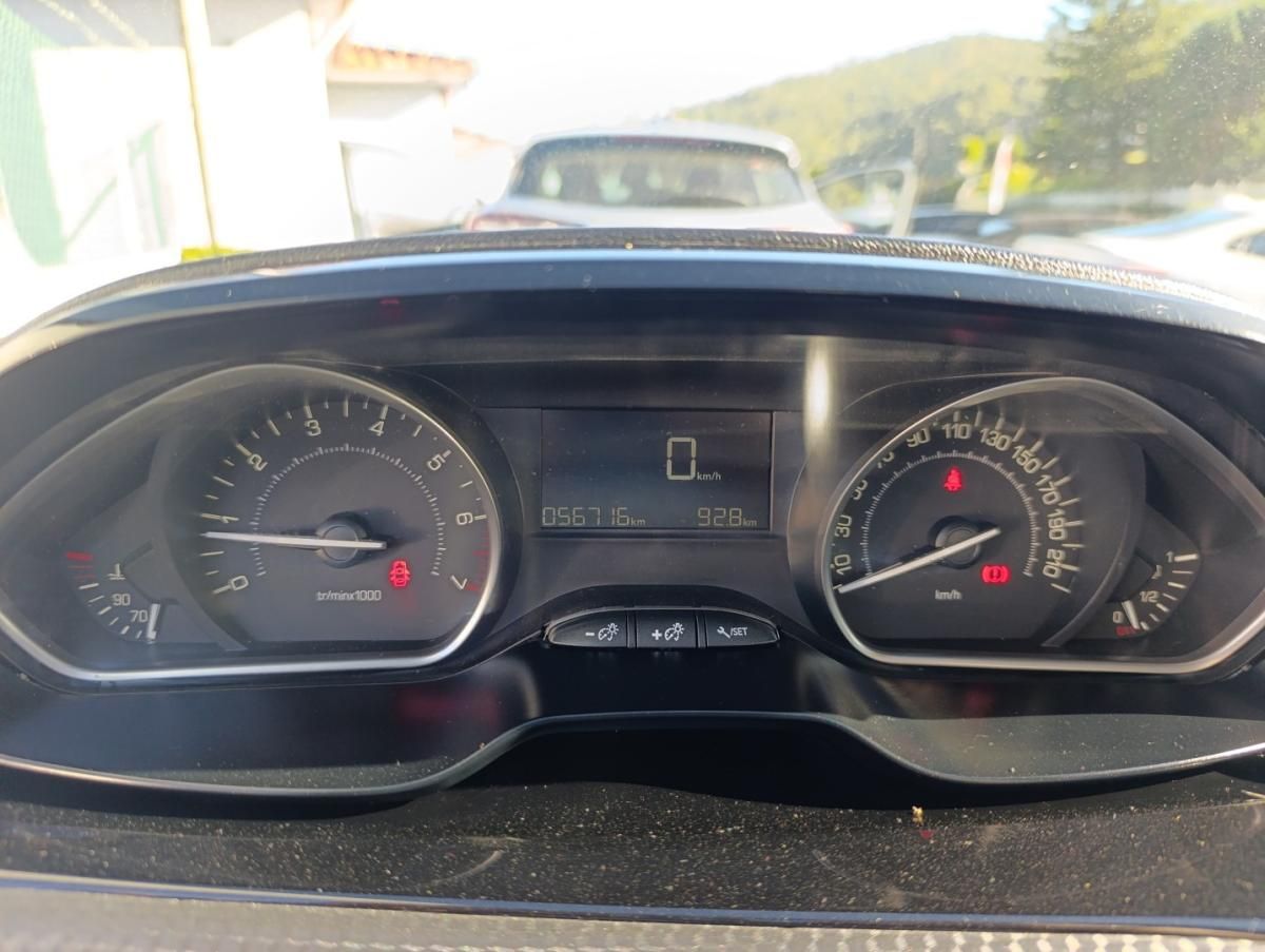 peugeot-208-2018-gasolina-1199cc