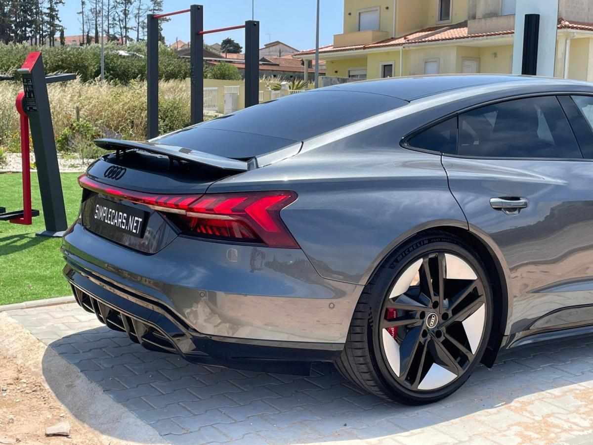 audi-e-tron-gt-rs-quattro-2023-eletrico