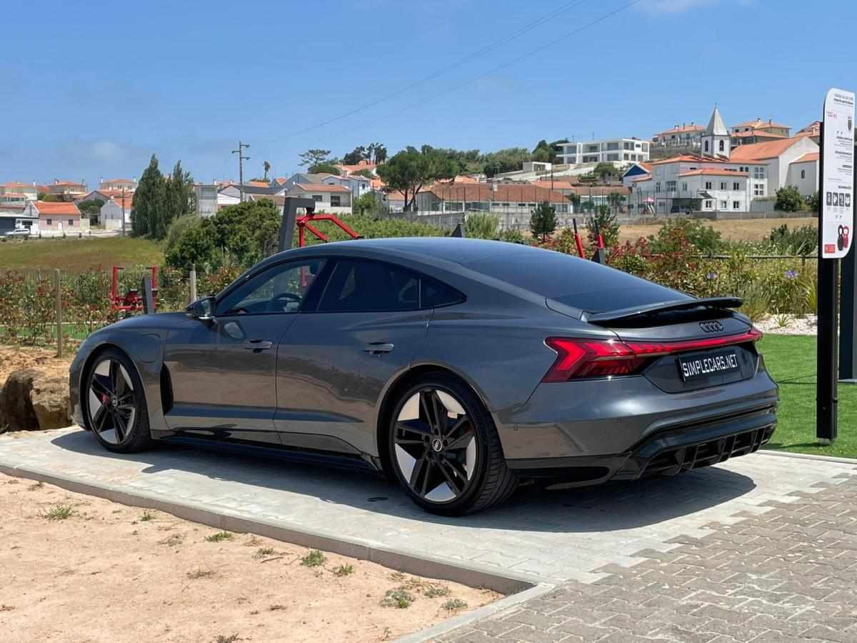 audi-e-tron-gt-rs-quattro-2023-eletrico
