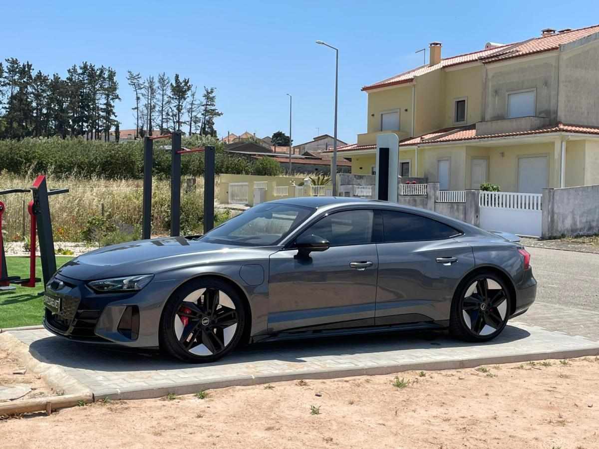 audi-e-tron-gt-rs-quattro-2023-eletrico