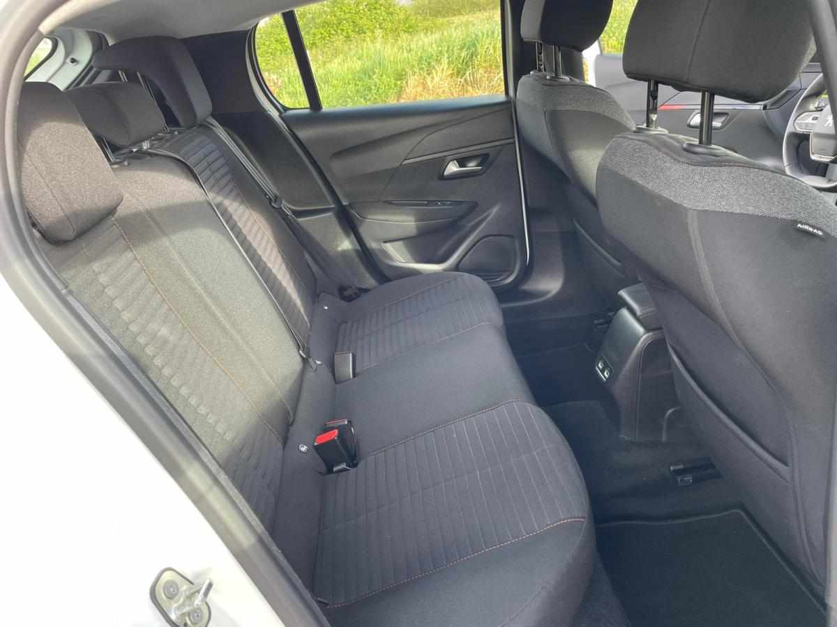 peugeot-e-208-ev-50-kwh-2023-eletrico