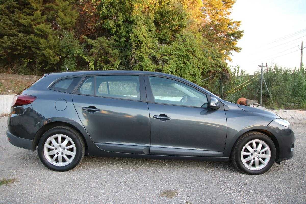 renault-megane-sport-tourer-2010-diesel-1461cc