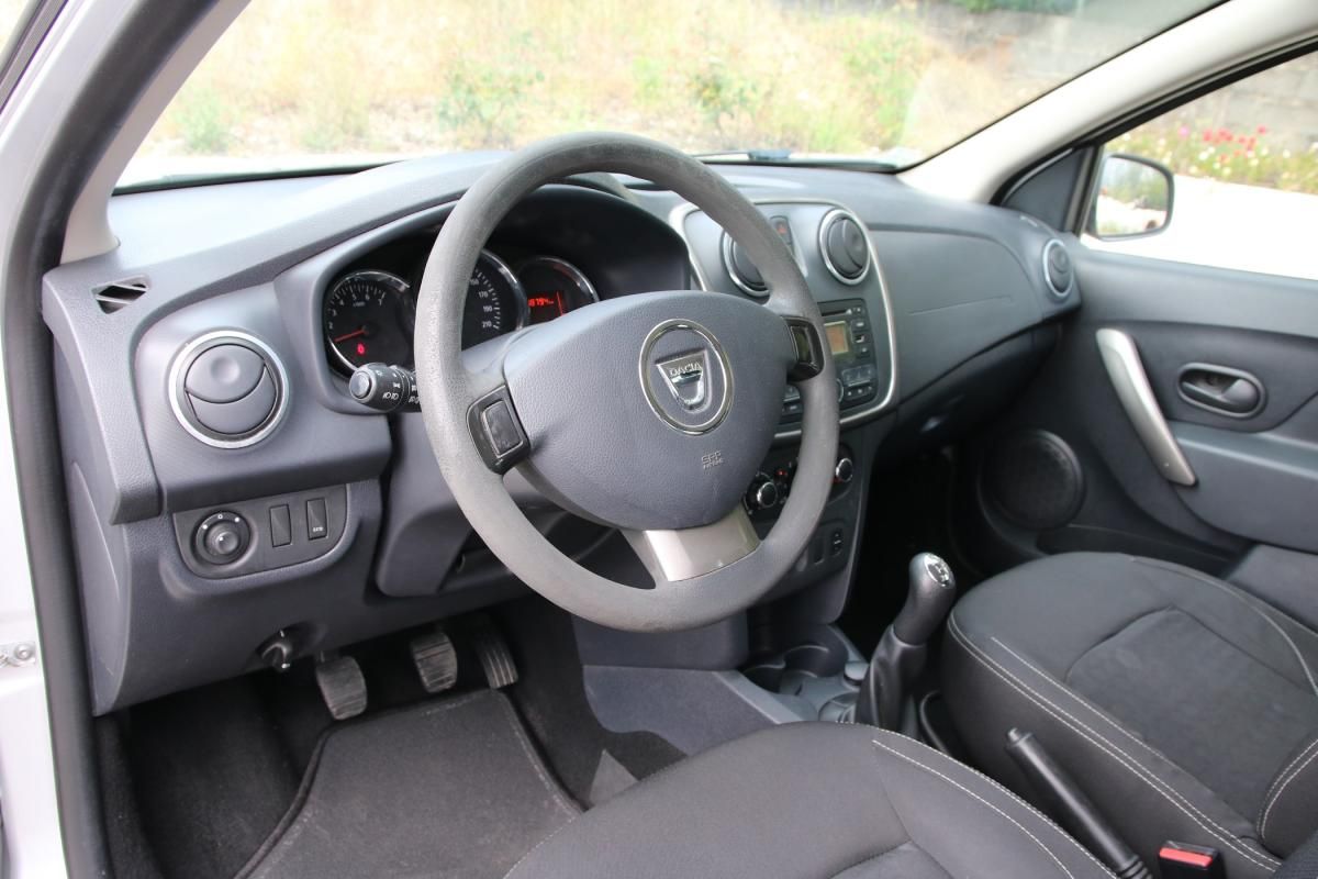 dacia-sandero-2016-gasolina-898cc