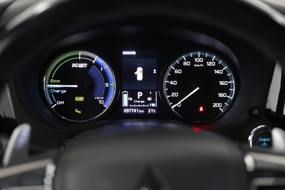 mitsubishi-outlander-2019-hibrido-a-gasolina-2360cc