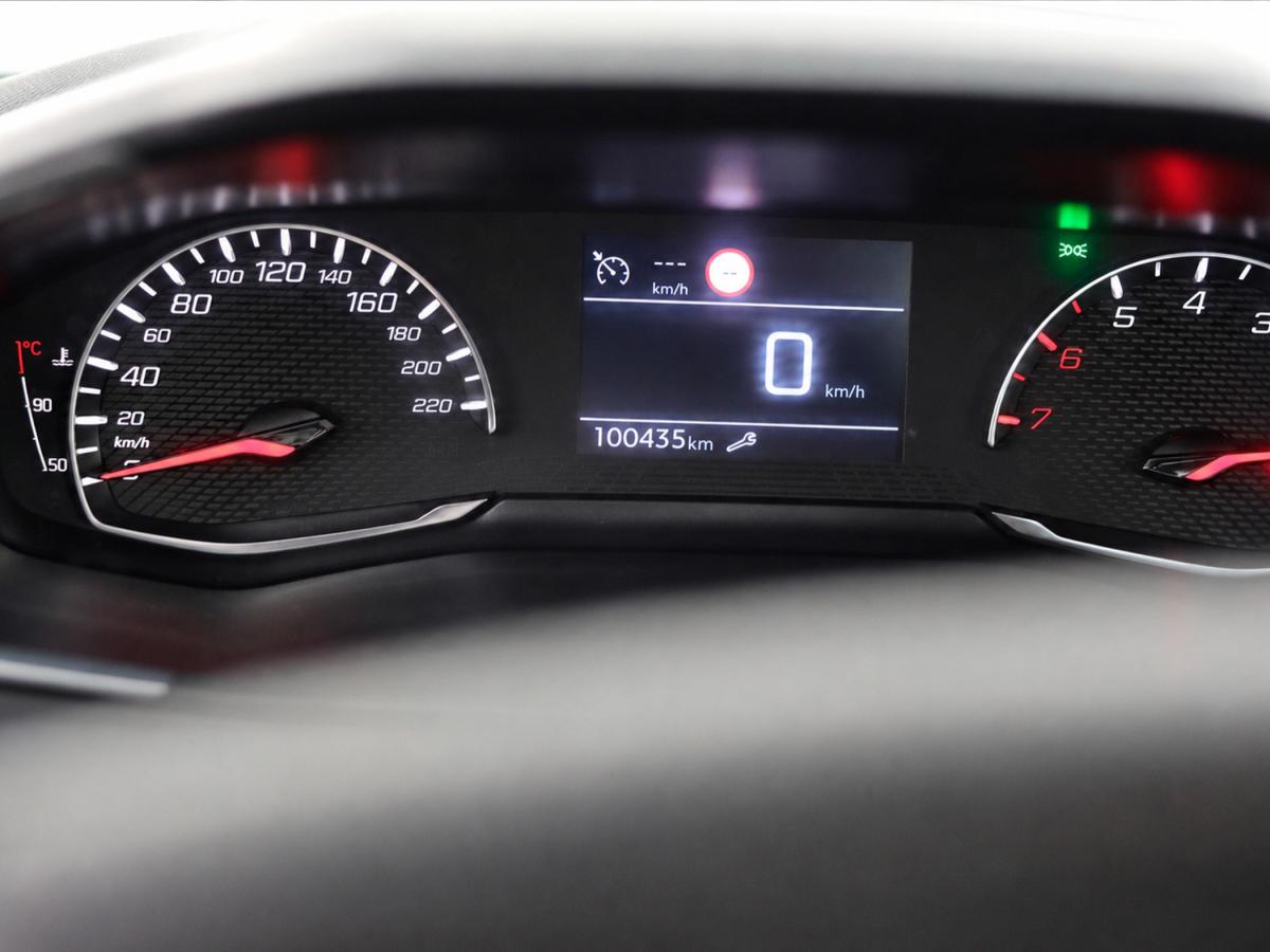 peugeot-2008-2021-diesel-1499cc