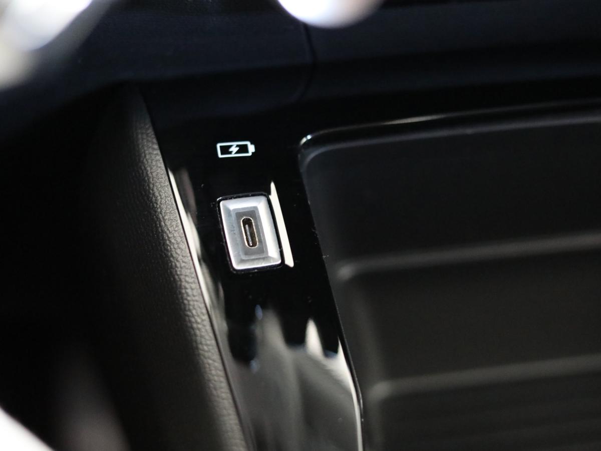 peugeot-2008-2021-diesel-1499cc