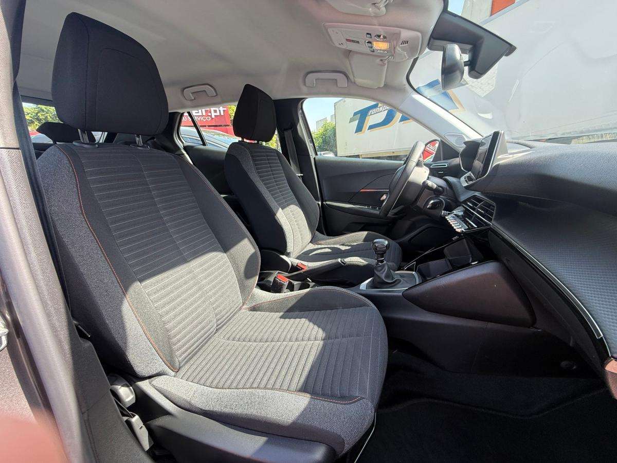 peugeot-2008-2021-diesel-1499cc
