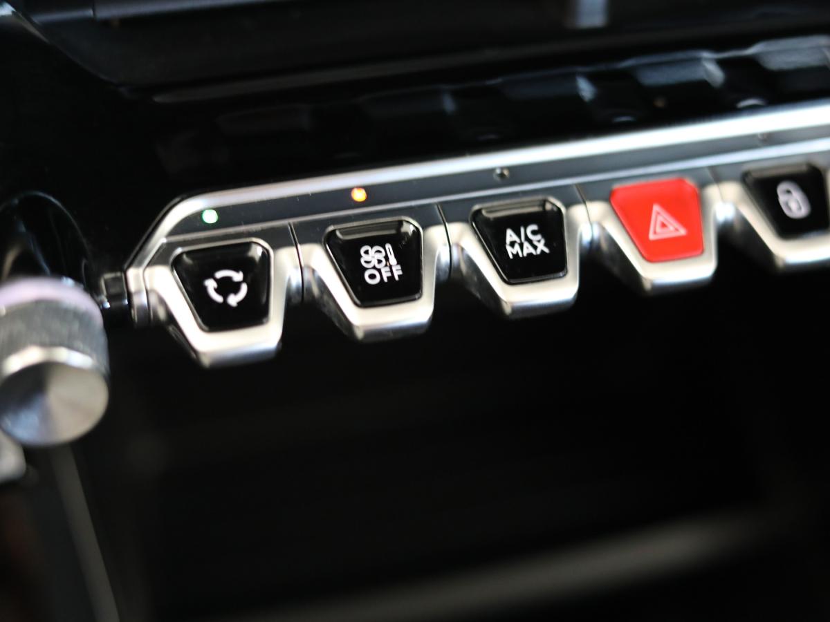 peugeot-2008-2021-diesel-1499cc