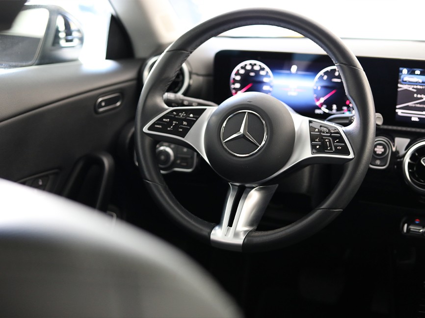 mercedes-benz-cla-2025-diesel-1950cc
