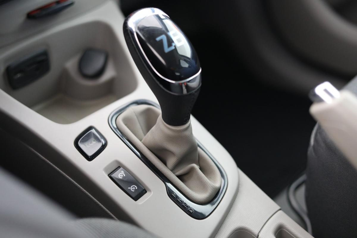 renault-zoe-2013-eletrico-0cc