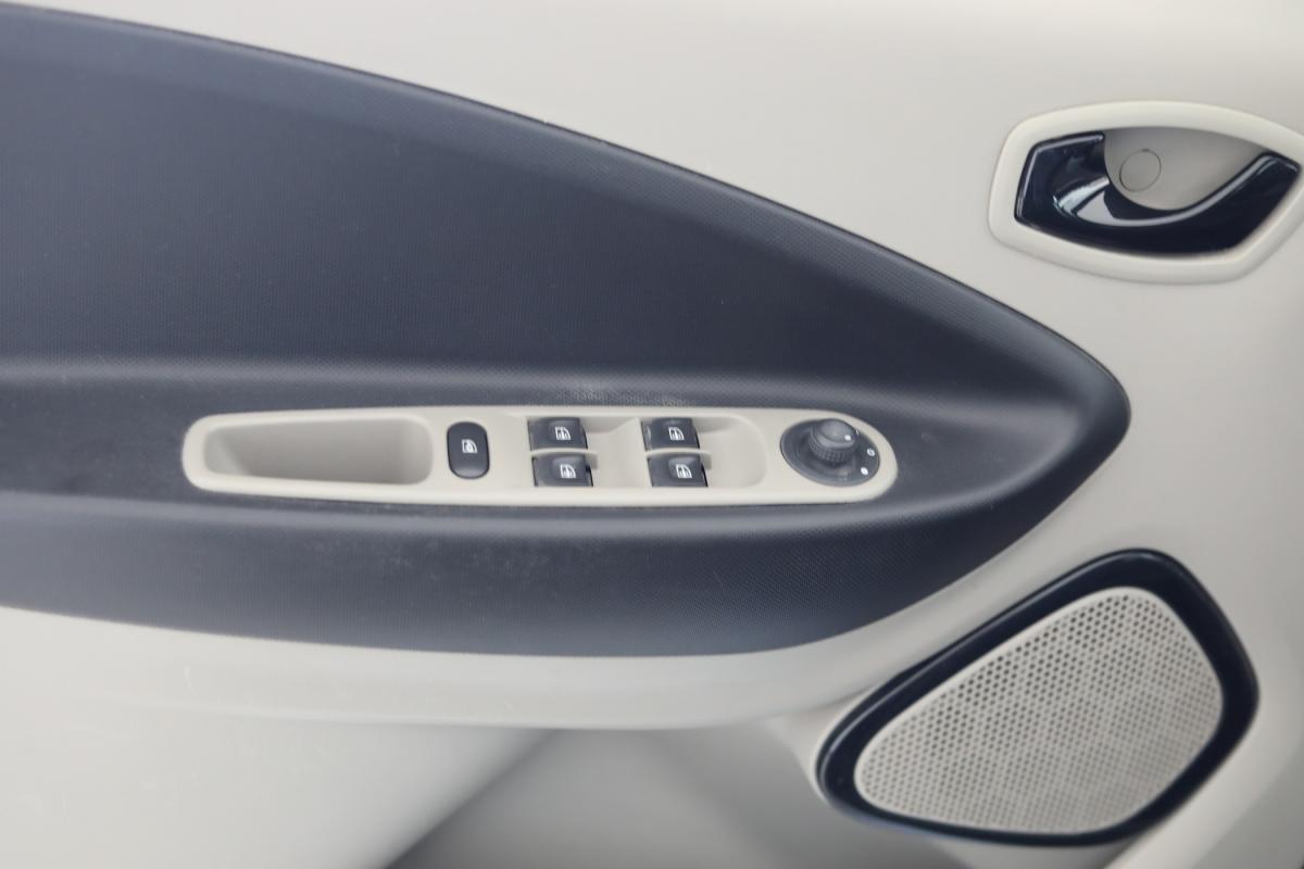 renault-zoe-2013-eletrico-0cc