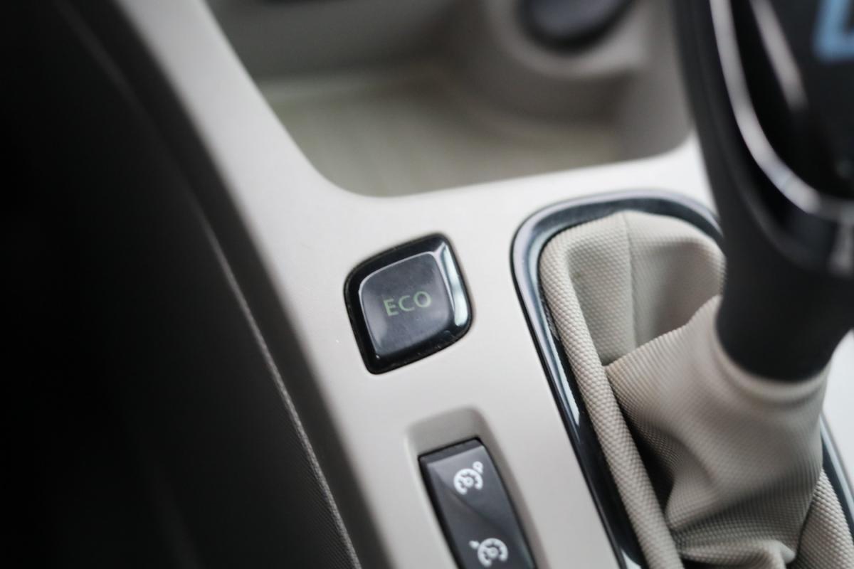 renault-zoe-2013-eletrico-0cc