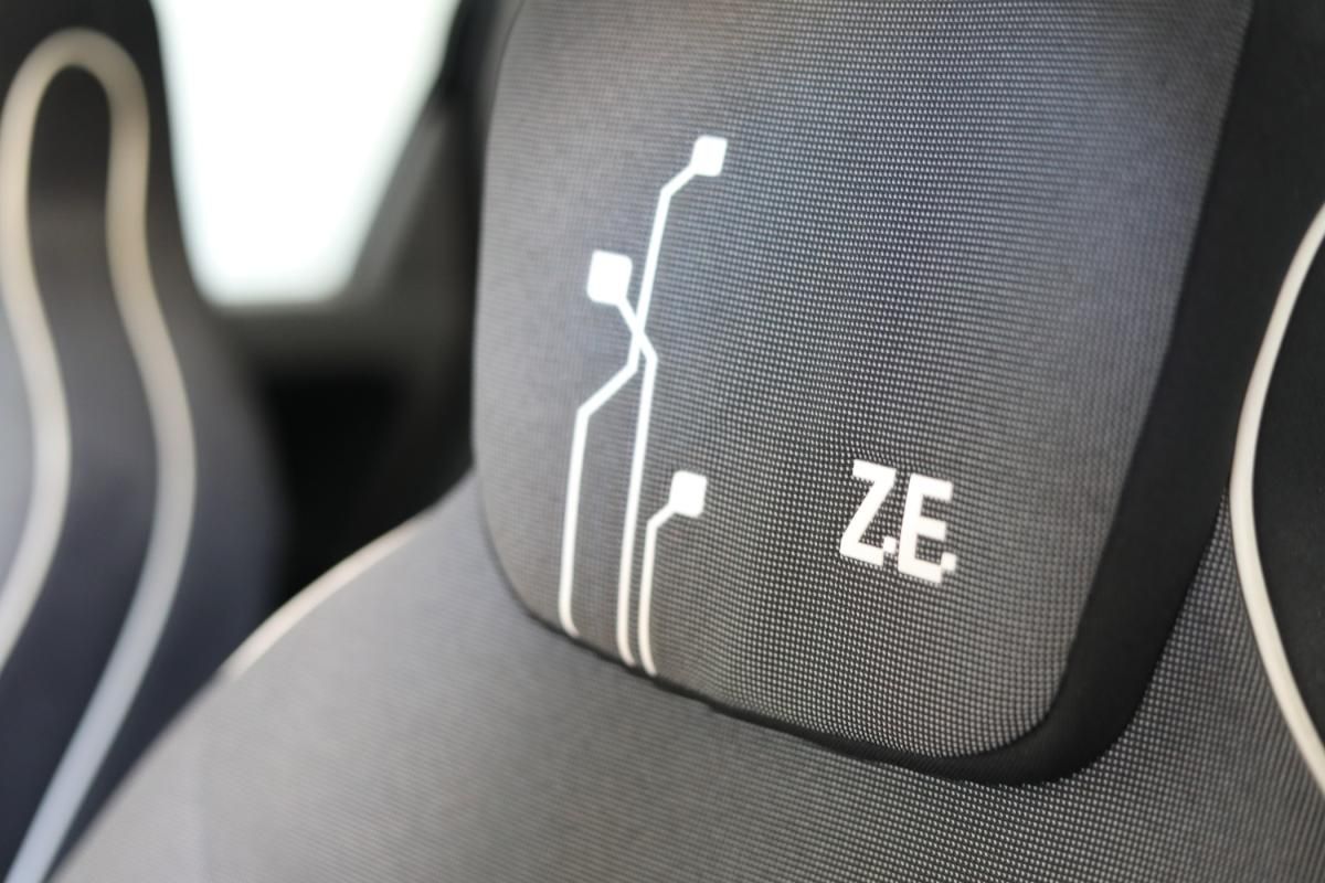 renault-zoe-2013-eletrico-0cc
