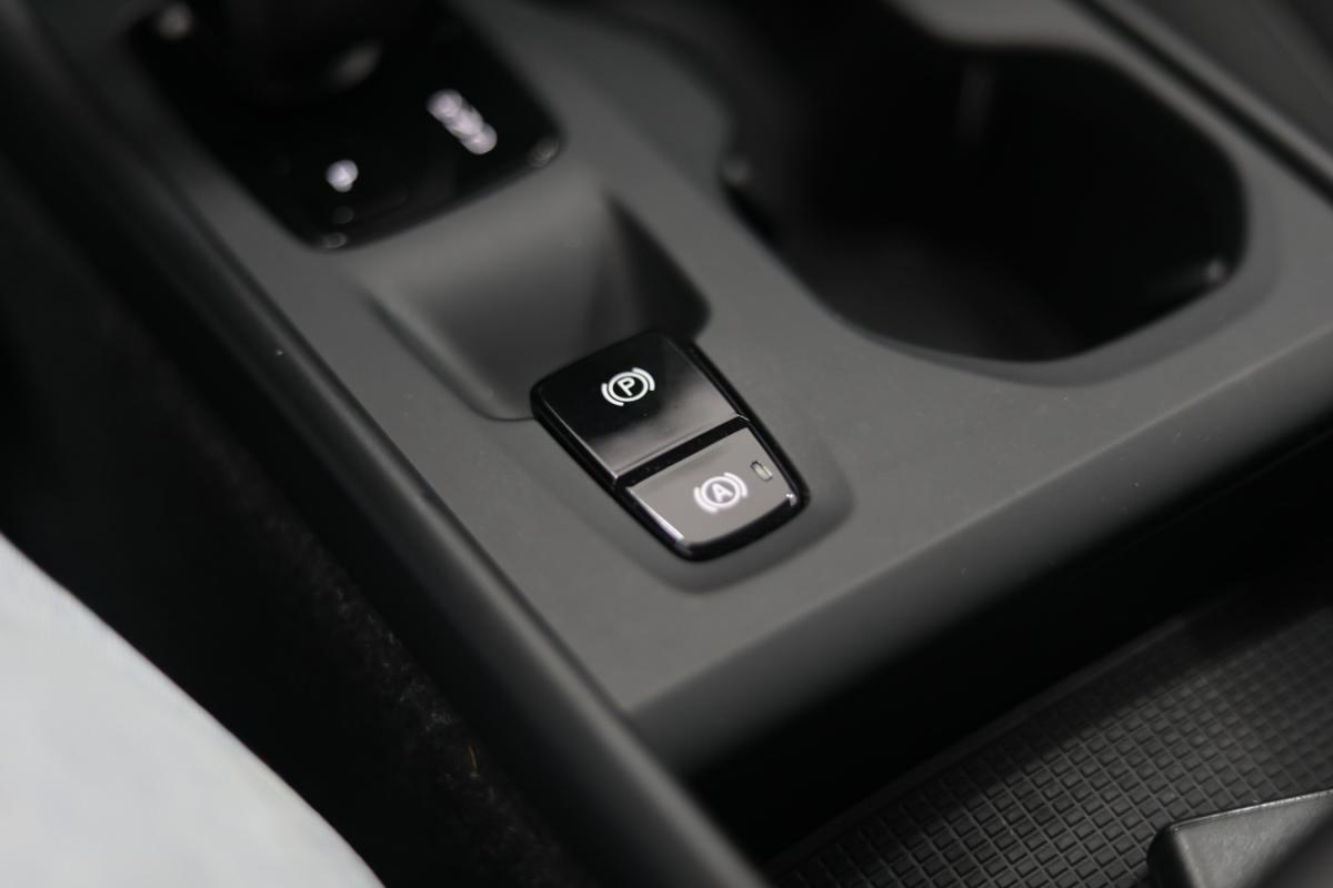 volvo-xc40-2021-hibrido-a-gasolina-1477cc