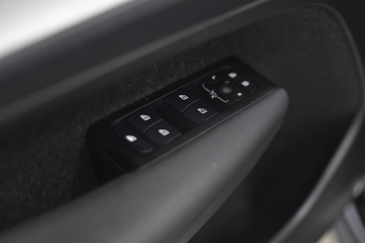 volvo-xc40-2021-hibrido-a-gasolina-1477cc