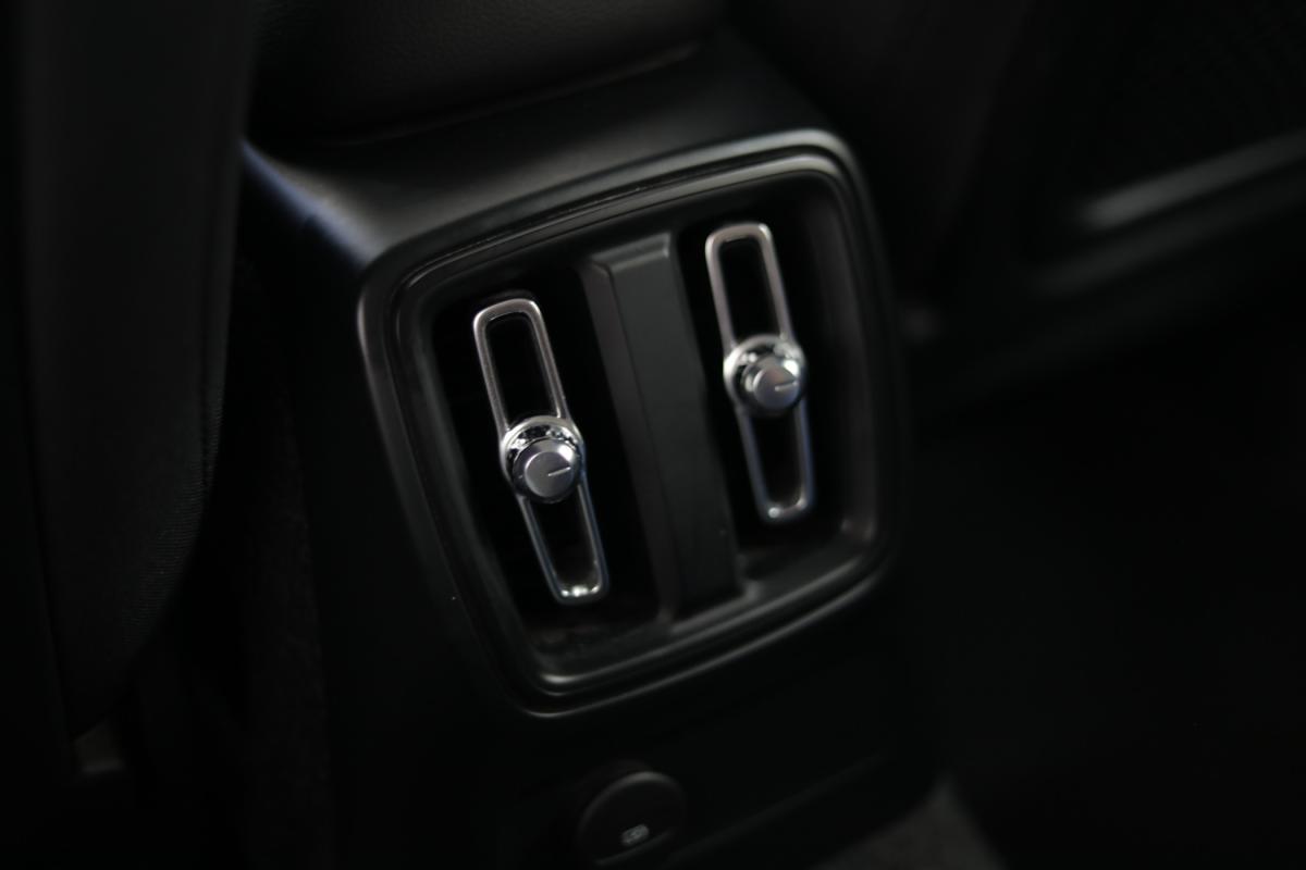 volvo-xc40-2021-hibrido-a-gasolina-1477cc