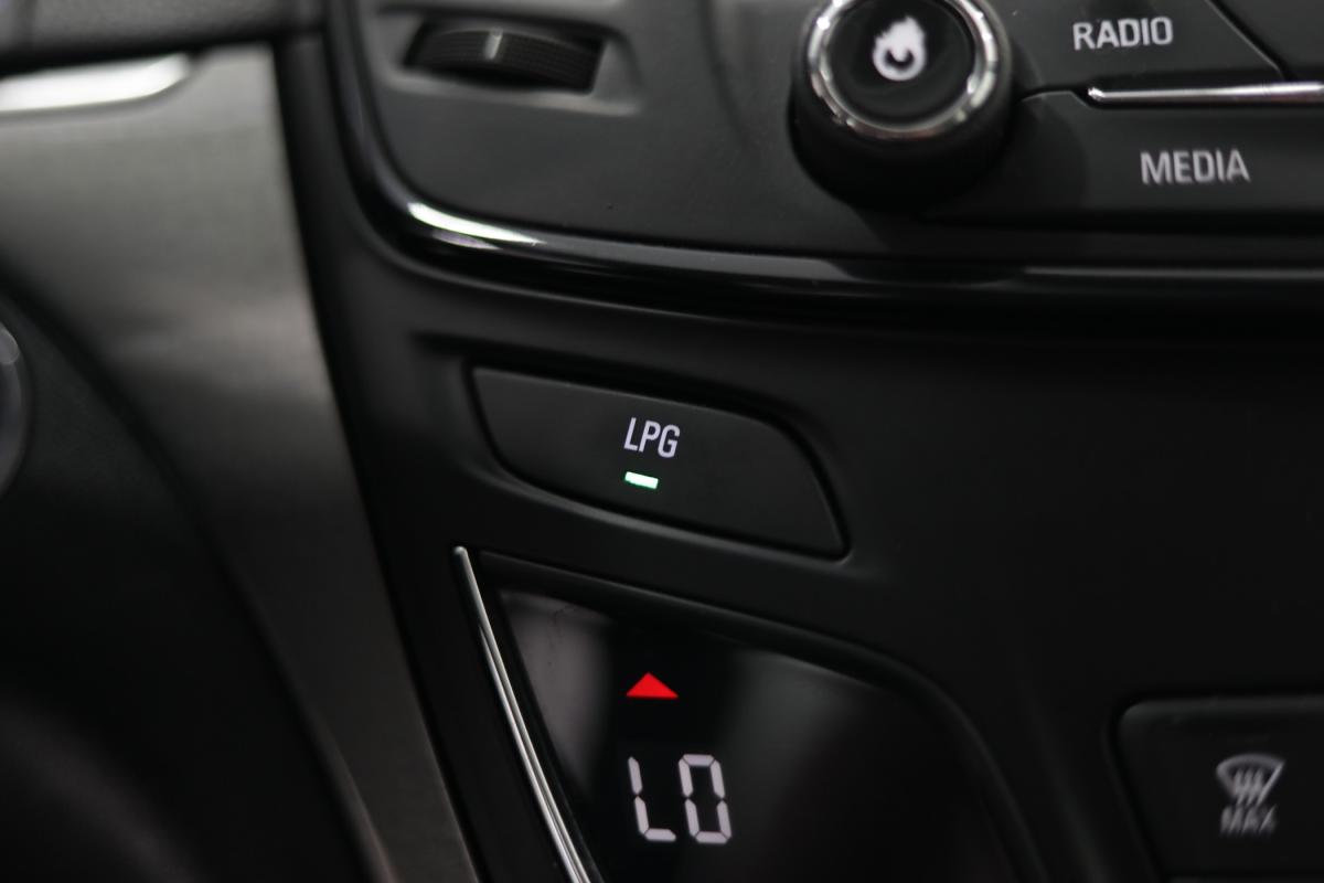 opel-insignia-sports-tourer-2016-gpl-1364cc