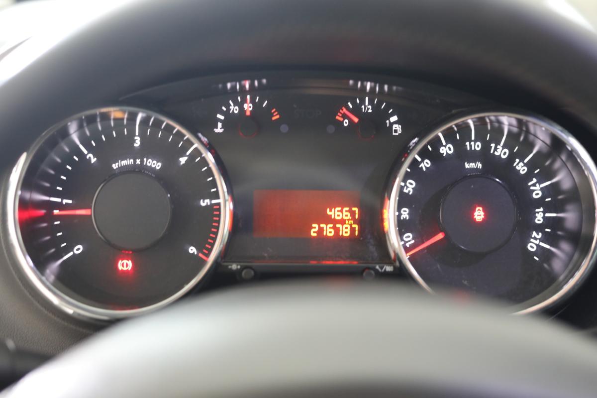 peugeot-3008-2013-diesel-1560cc