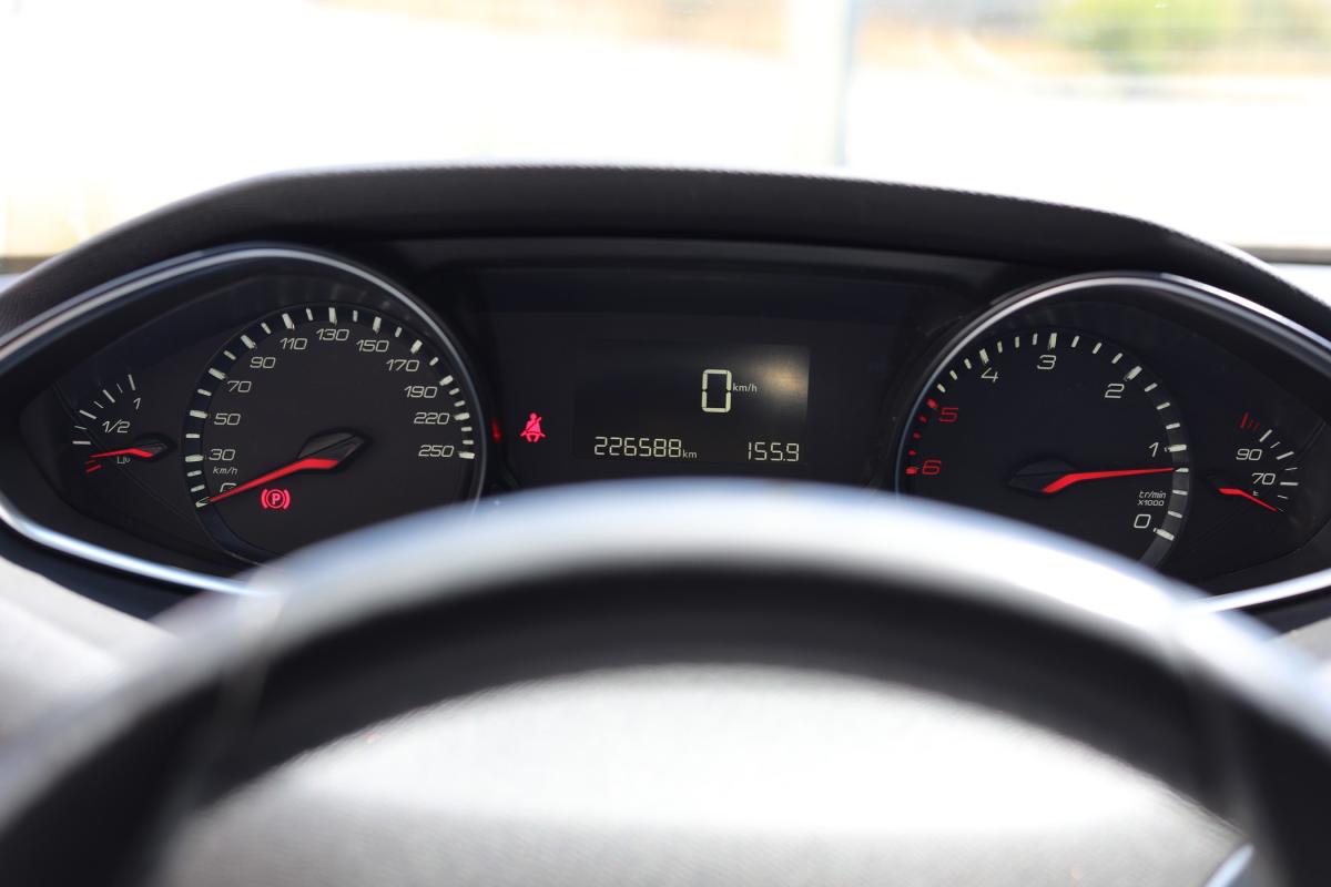 peugeot-308-sw-2014-diesel-1560cc