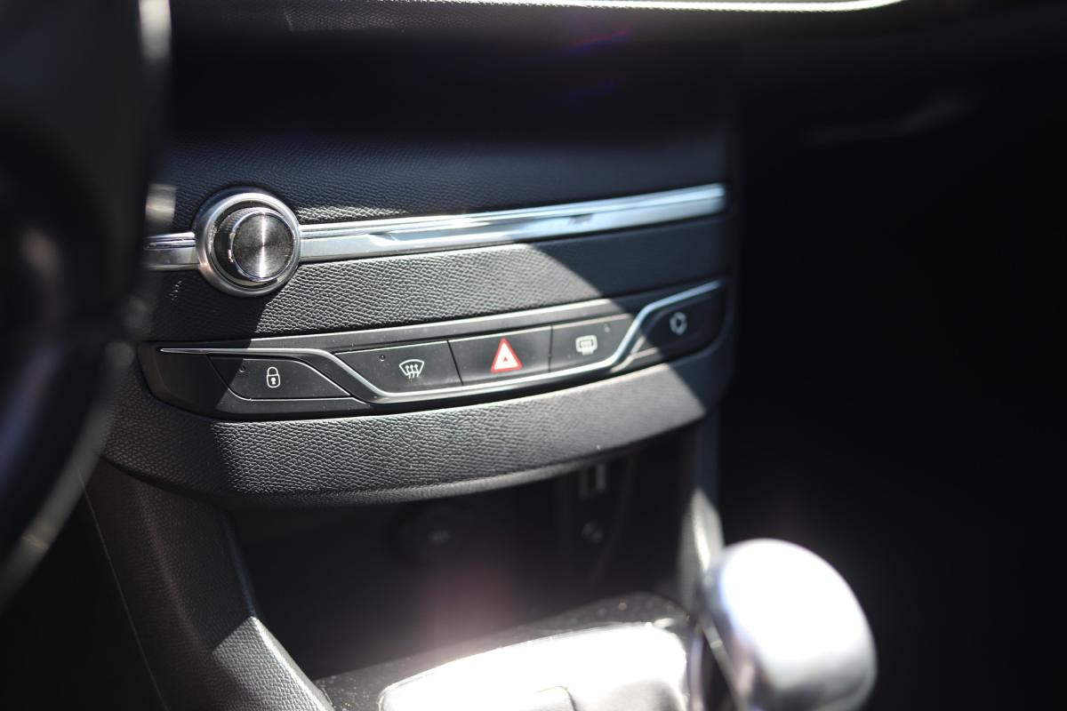 peugeot-308-sw-2014-diesel-1560cc