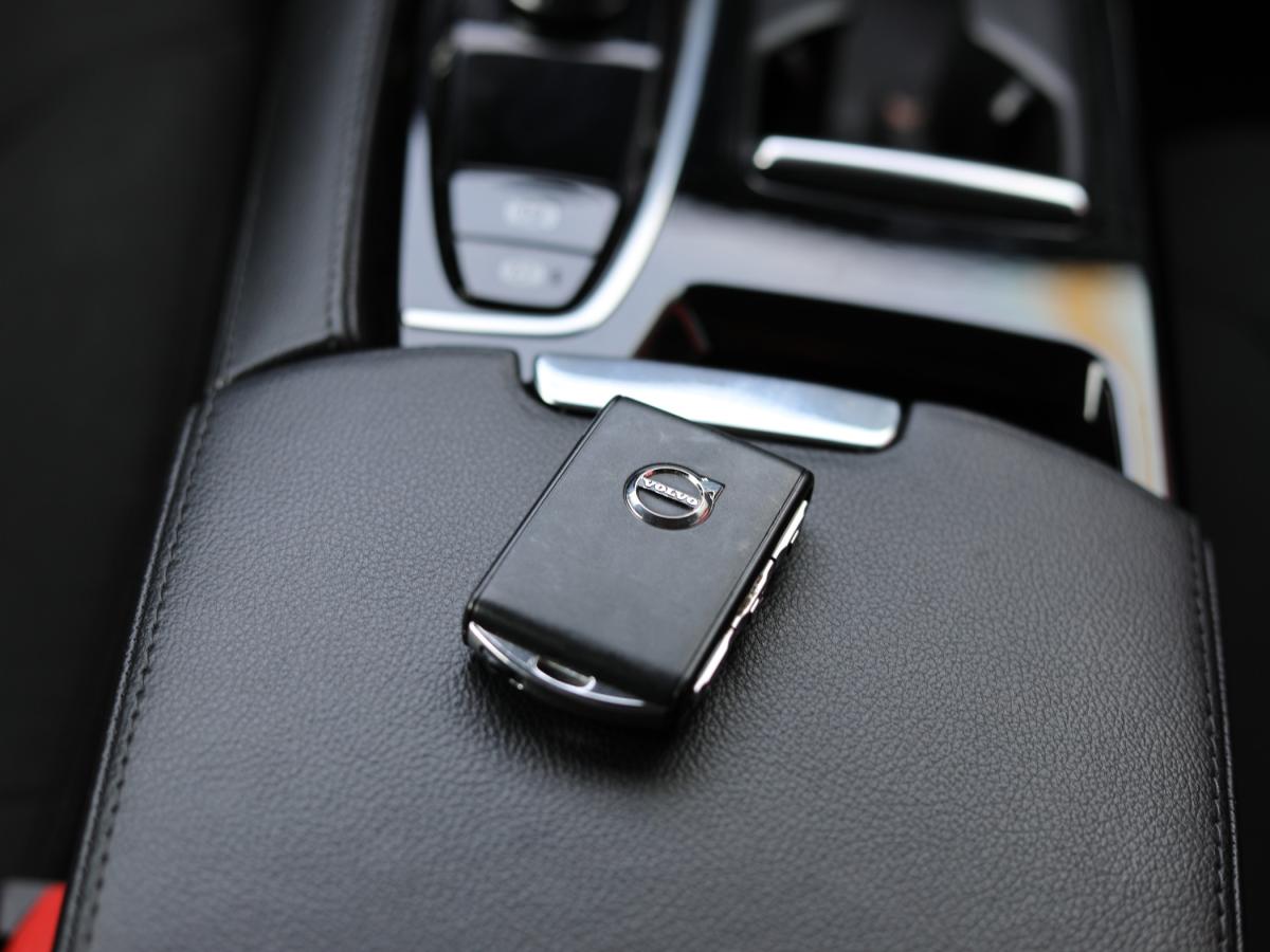 volvo-v60-2022-hibrido-a-gasolina-1969cc