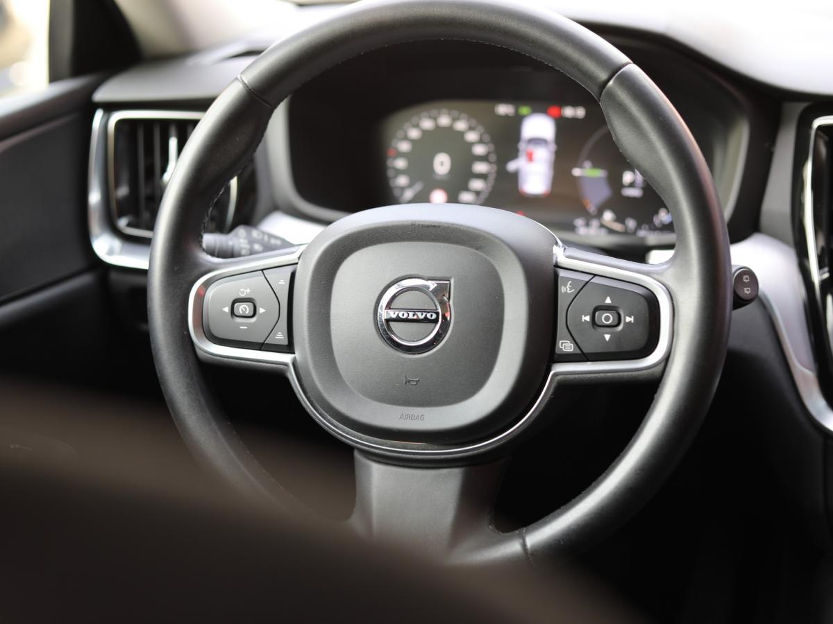 volvo-v60-2022-hibrido-a-gasolina-1969cc
