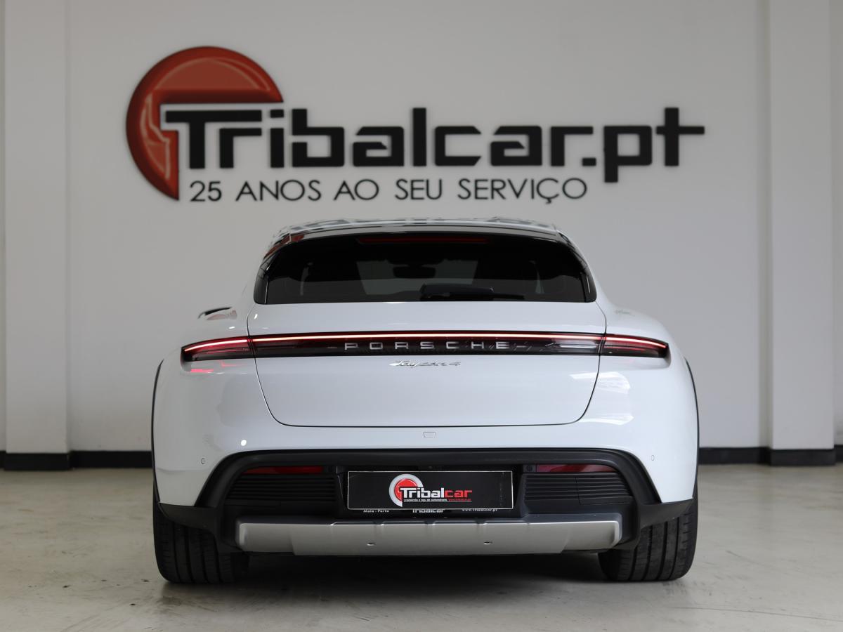porsche-taycan-2021-eletrico-0cc
