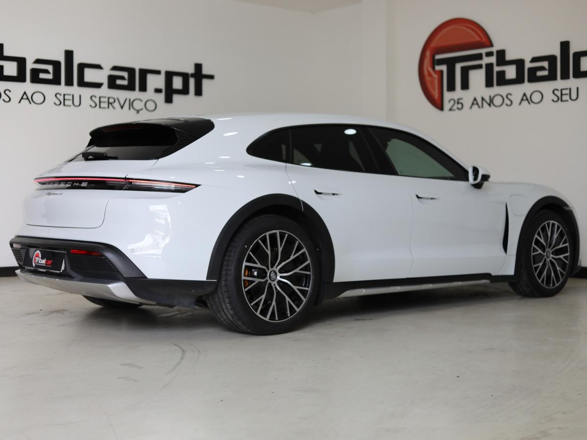 porsche-taycan-2021-eletrico-0cc