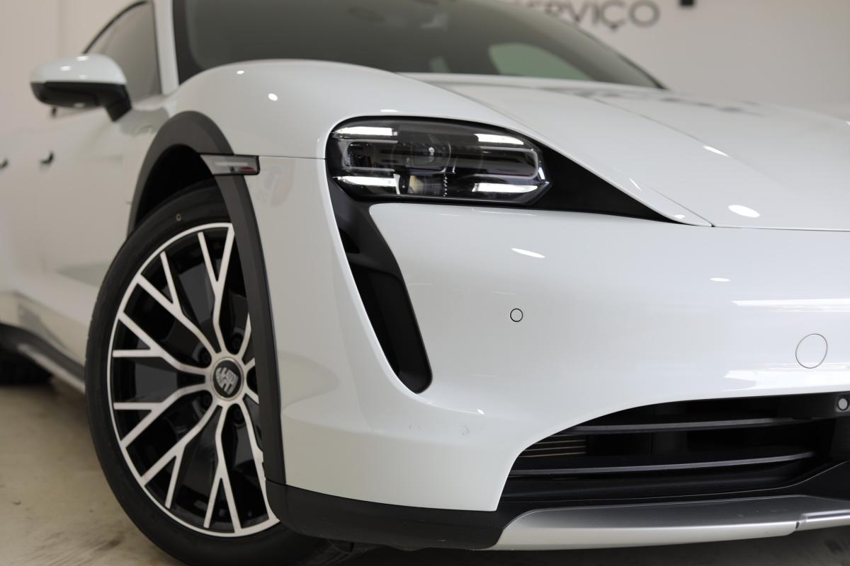 porsche-taycan-2021-eletrico-0cc