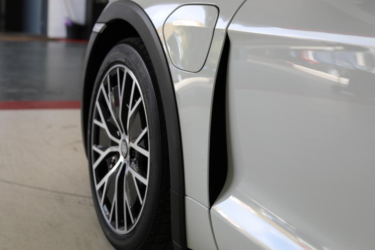 porsche-taycan-2021-eletrico-0cc