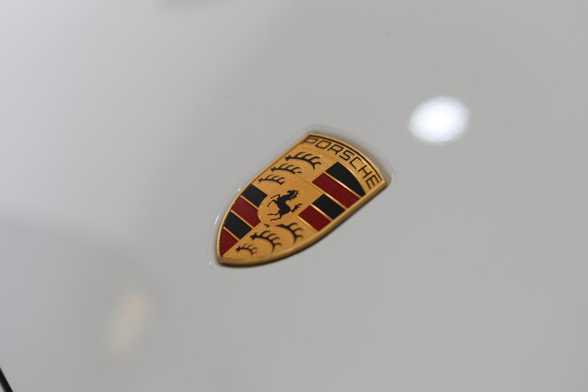 porsche-taycan-2021-eletrico-0cc