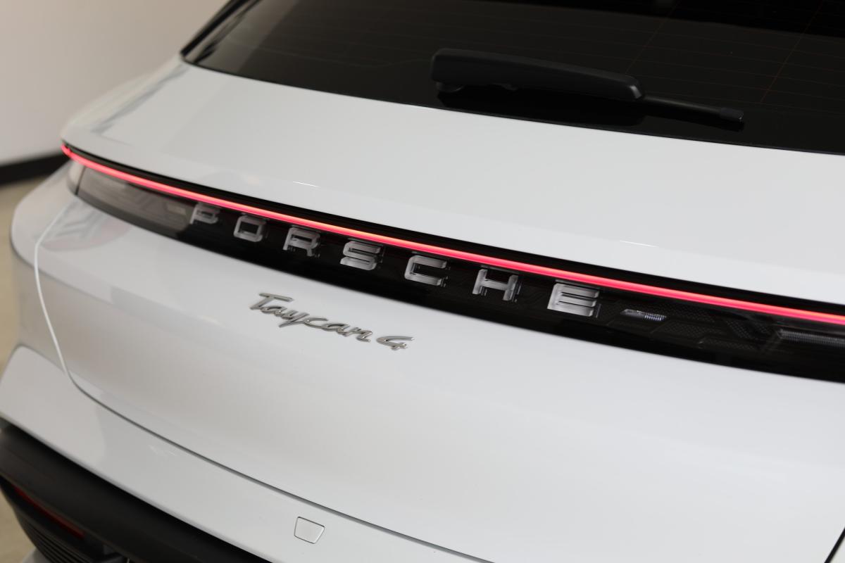 porsche-taycan-2021-eletrico-0cc