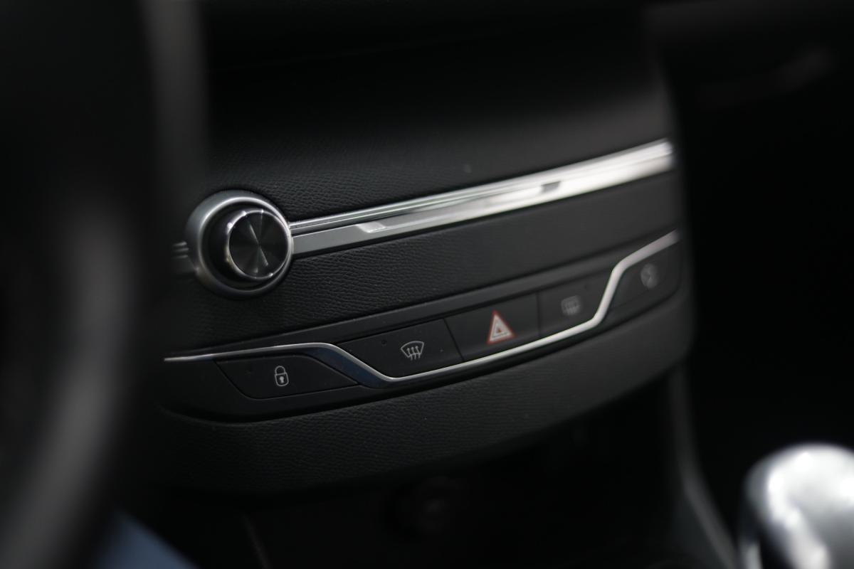 peugeot-308-2019-diesel-1499cc
