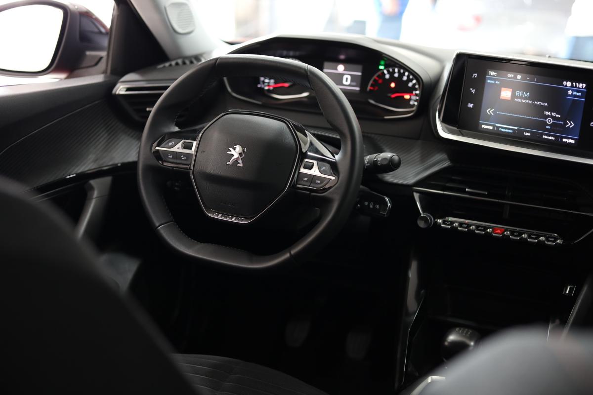 peugeot-2008-2022-diesel-1499cc