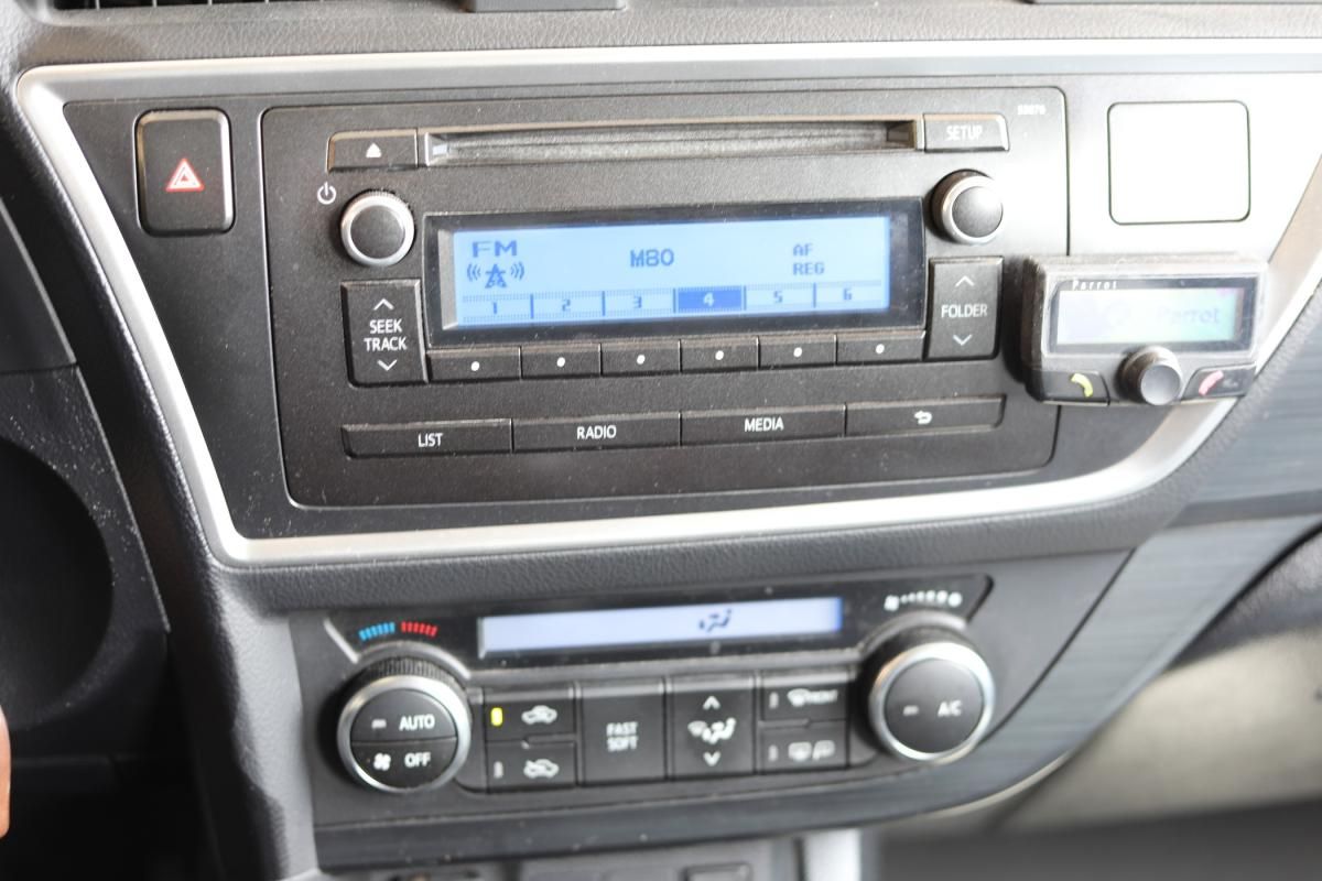 toyota-auris-2014-diesel-1364cc