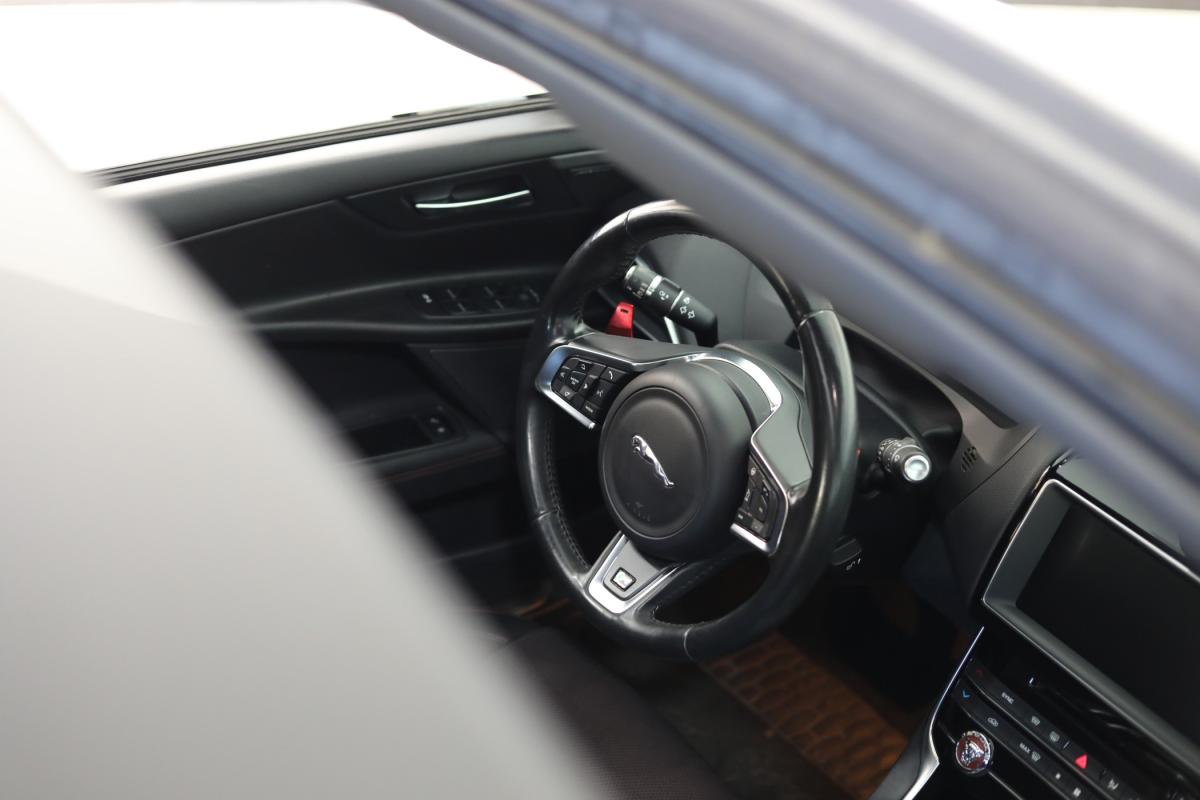 jaguar-xe-2018-diesel-1999cc